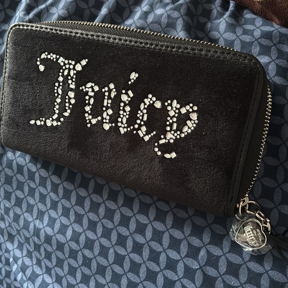 Juicy Couture Black Velvet long zipper Wallet - Picture 13 of 14